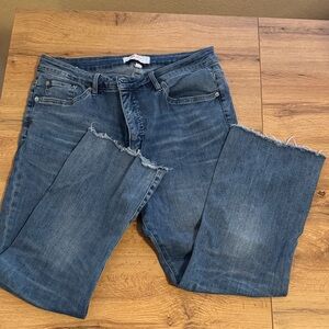 MOCO Boutique Stylish Frayed Hem Cropped Jeans Women’s 15/32